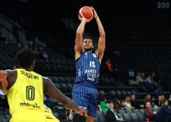 Anadolu Efes 93-80 Mersin Spor