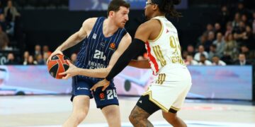 Anadolu Efes, Kızılyıldız’a evinde farklı kaybetti!