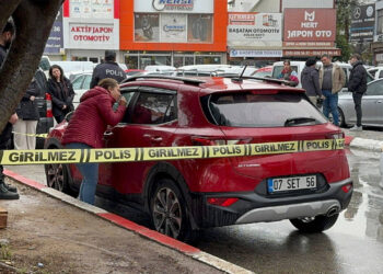 Antalya’da bir kişi aracında ölü bulundu