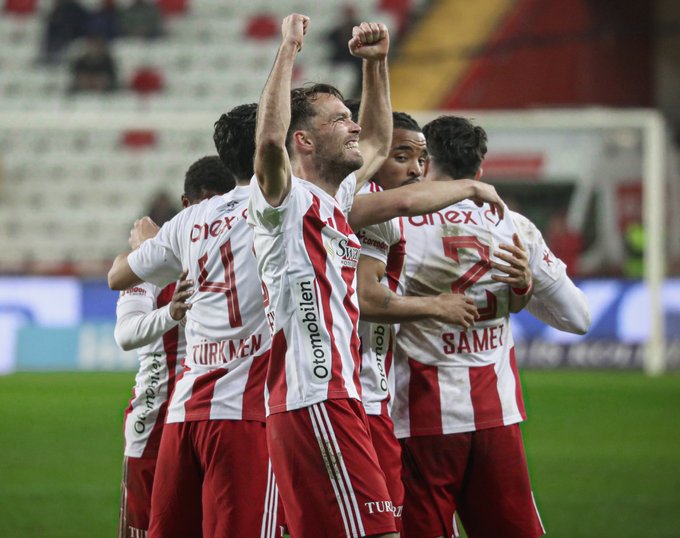 Antalyaspor, Gençlerbirliği karşısında geriden gelerek kazandı! antalyaspor genclerbirligi karsisinda geriden gelerek kazandi habermeydan