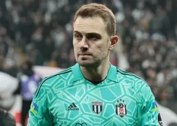 Beşiktaş, Mert Günok ile yollarını ayırdı!