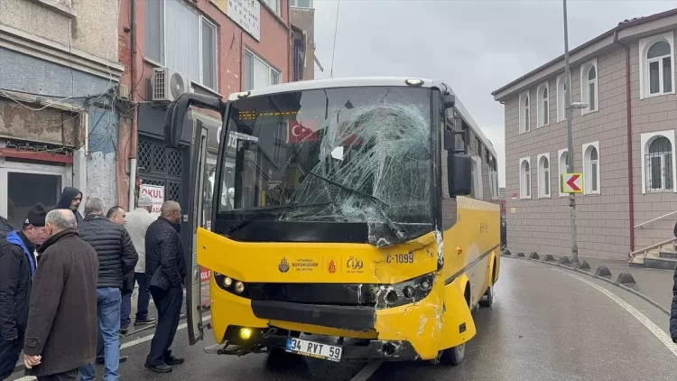 Beykoz’da iki İETT otobüsünün çarpışması sonucu yaralanan 7 kişi hastaneye kaldırıldı.