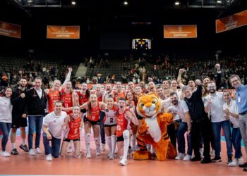 Eczacıbaşı Dynavit, Vero Volley’i karar setinde geçti!