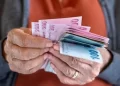 4,9 milyon emekliye müjde: En düşük emekli aylığı açıklandı 4,9 milyon emekliye müjde: En düşük emekli aylığı açıklandı