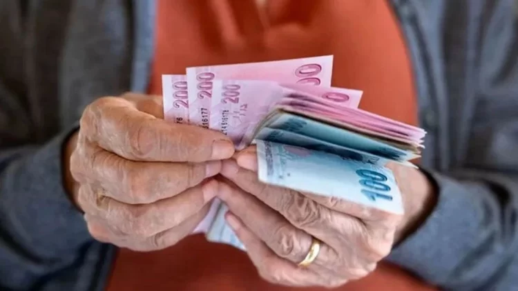 4,9 milyon emekliye müjde: En düşük emekli aylığı açıklandı En düşük emekli aylığı açıklandı.