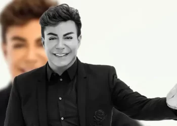 Ünlü şarkıcı Fatih Ürek 59 yaşında hayatını kaybetti Ünlü şarkıcı Fatih Ürek 59 yaşında hayatını kaybetti