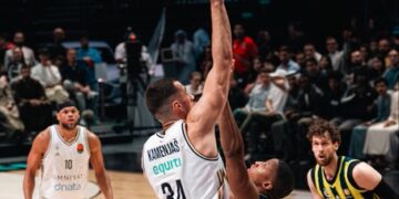 Fenerbahçe Beko, Dubai deplasmanında kayıp!