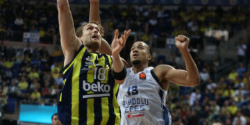 Fenerbahçe Beko, Euroleague’de Anadolu Efes’i devirdi!