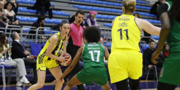 Fenerbahçe Medicana, 53 sayı farkla yarı finalde!