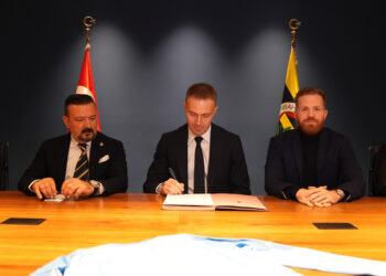 Fenerbahçe, Mert Günok’u kadrosuna kattı!