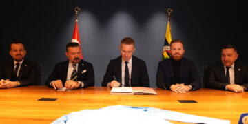 Fenerbahçe, Mert Günok’u kadrosuna kattı!