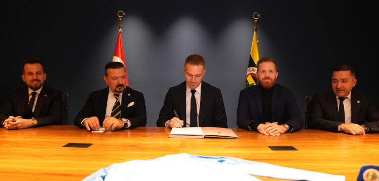 fenerbahce mert gunoku kadrosuna katti habermeydan