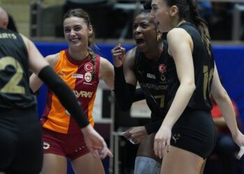 Galatasaray Daikin, Aydın'dan galibiyetle dönüyor! Galatasaray Daikin, Aydın’dan galibiyetle dönüyor!