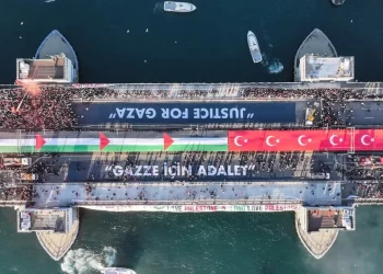 İstanbul’da tarihi yürüyüş gerçekleşti