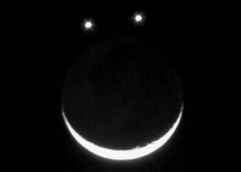 Gökyüzü bu akşam gülümseyecek: Ay, Satürn ve Neptün kavuşuyor