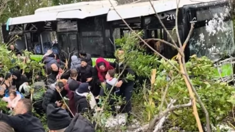 Kocaeli’de belediye otobüsü kazası...