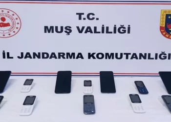 Muş’ta, 12 adet gümrük kaçağı cep telefonu ele geçirildi!