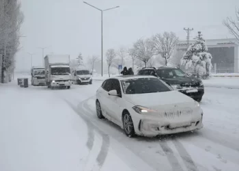 Muş'ta, buz ve don uyarısı! Muş’ta, buz ve don uyarısı!
