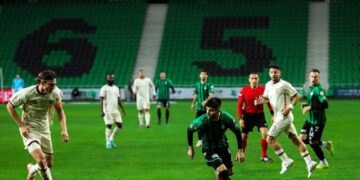 Sakaryaspor ile Bandırmaspor puanları paylaştı! Sakaryaspor ile Bandırmaspor puanları paylaştı!