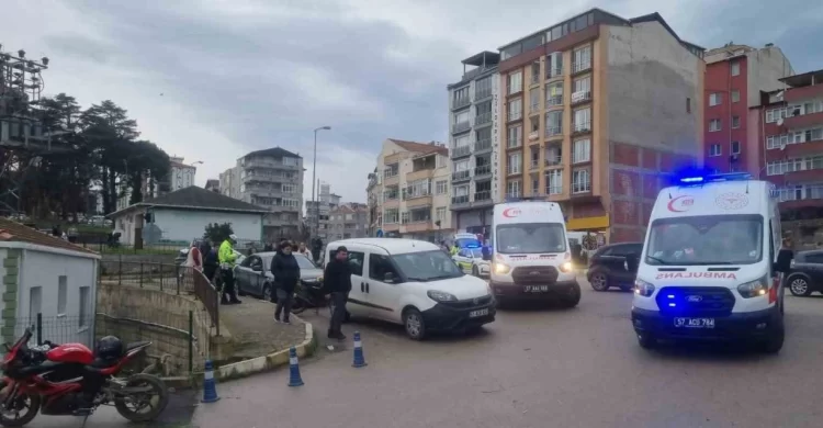 sinopta otomobil ile motosiklet carpisti1 habermeydan e1767887066846