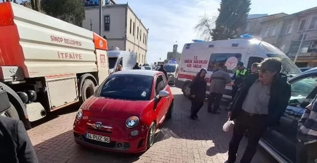 sinopta otomobilin carptigi yaya hastaneye kaldirildi habermeydan e1769615578509