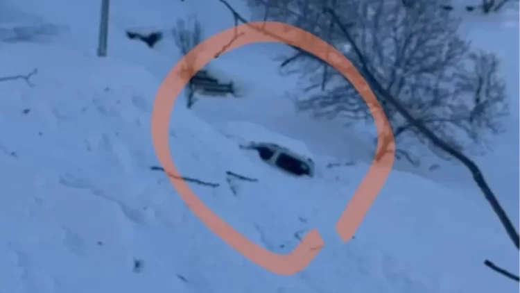 Şırnak’ta 5 kişinin yaşadığı eve çığ düştü.