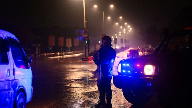 Suriye ordusu Şeyh Maksud Mahallesi’nde operasyon düzenledi: Bölgenin SDG’den temizlendiği açıklandı Suriye ordusu Şeyh Maksud Mahallesi’nde operasyon düzenledi.