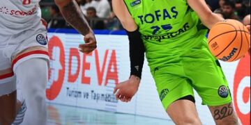 TOFAŞ, Cholet Basket önünde avantajı kaptı! TOFAŞ, Cholet Basket önünde avantajı kaptı!