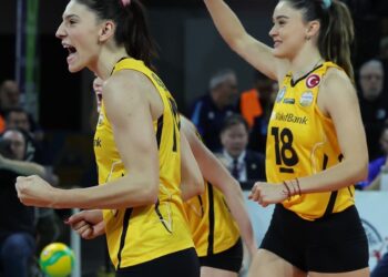 VakıfBank, Alba Blaj’a set vermedi!