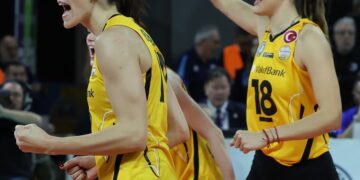 VakıfBank, Alba Blaj’a set vermedi!