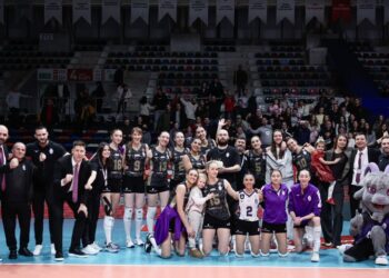 Zeren Spor, Bahçelievler Belediyespor'u set vermeden geçti! Zeren Spor, Bahçelievler Belediyespor’u set vermeden geçti!