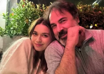 Afra Saraçoğlu yıllar sonra babasıyla buluştu