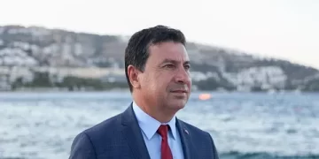 Ahmet Aras kimdir? Mesleği nedir?