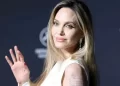 Angelina Jolie ABD'yi terk ediyor Angelina Jolie ABD’yi terk ediyor