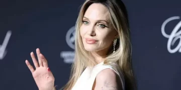 Angelina Jolie ABD’yi terk ediyor