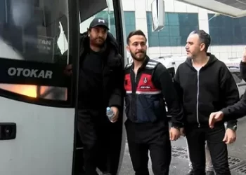 Aralarında Hasan Can Kaya, Çakal ve Reynmen de var: Uyuşturucudan gözaltına alınan 11 kişi serbest bırakıldı