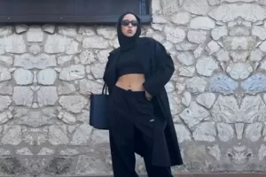 Basi kapali gobegi acik fotograf paylasan Zeynep Bastik tepki1 habermeydan