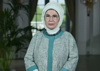 Emine Erdoğan'dan Berat Kandili Paylaşımı Emine Erdoğan’dan Berat Kandili Paylaşımı