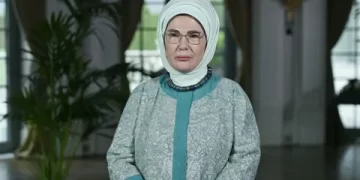 Emine Erdoğan'dan Berat Kandili Paylaşımı Emine Erdoğan’dan Berat Kandili Paylaşımı