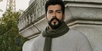 Burak Özçivit 35 milyon liralık aracıyla Etiler’de