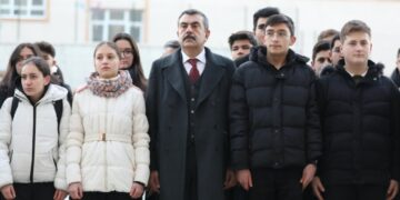 Deprem Şehitleri, Tüm Okullarda Saygı Duruşu ile Anılacak