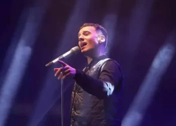 Şarkıcı Edis gözaltına alındı