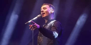 Şarkıcı Edis gözaltına alındı