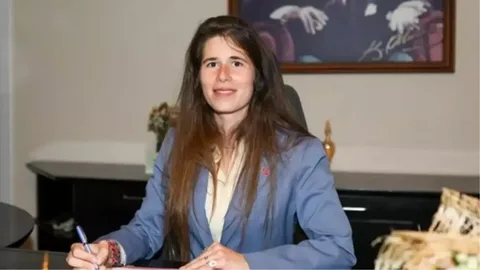 Çeşme Belediye Başkanı Lal Denizli ifadeye çağrıldı Lal Denizli habermeydan