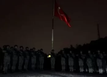 MSB Paylaştı! Mehmetçik Saat 04.17’de Saygı Duruşunda