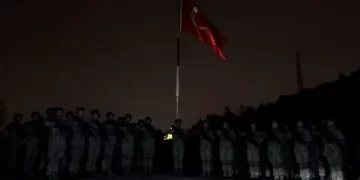 MSB Paylaştı! Mehmetçik Saat 04.17’de Saygı Duruşunda