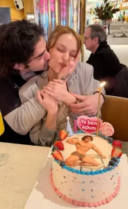 Nilperi Şahinkaya'nın 37. yaş günü pastasını görenler şok geçirdi Nilperi sahinkaya 37 yas gunu pastasi1 habermeydan