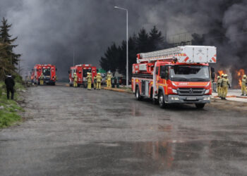 Silivri'de fabrika yangını! Silivri’de fabrika yangını!
