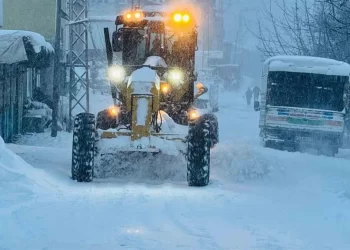 Şırnak’ta kar yağışı nedeniyle eğitime ara verildi!
