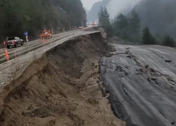 Adana’da sağanak yağış heyelana yol açtı